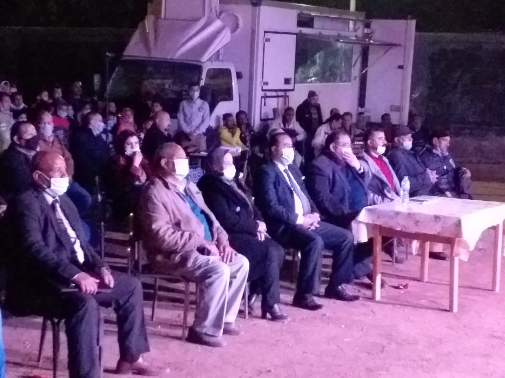 القوافل الثقافية للمسرح المتنقل تجوب قرى الصعيد بأسيوط 