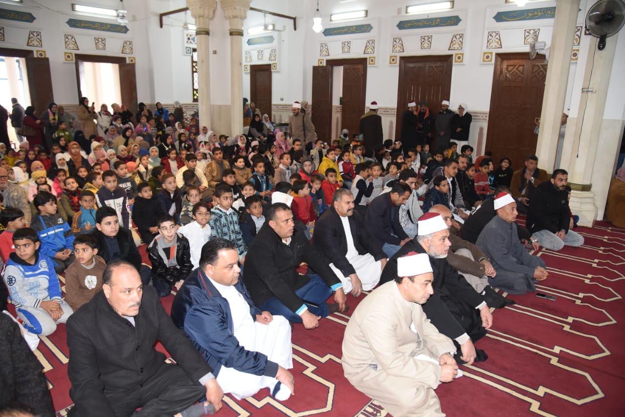 محافظ مطروح يشهد الحفل الختامى لفعاليات البرنامج التثقيفى للطفل