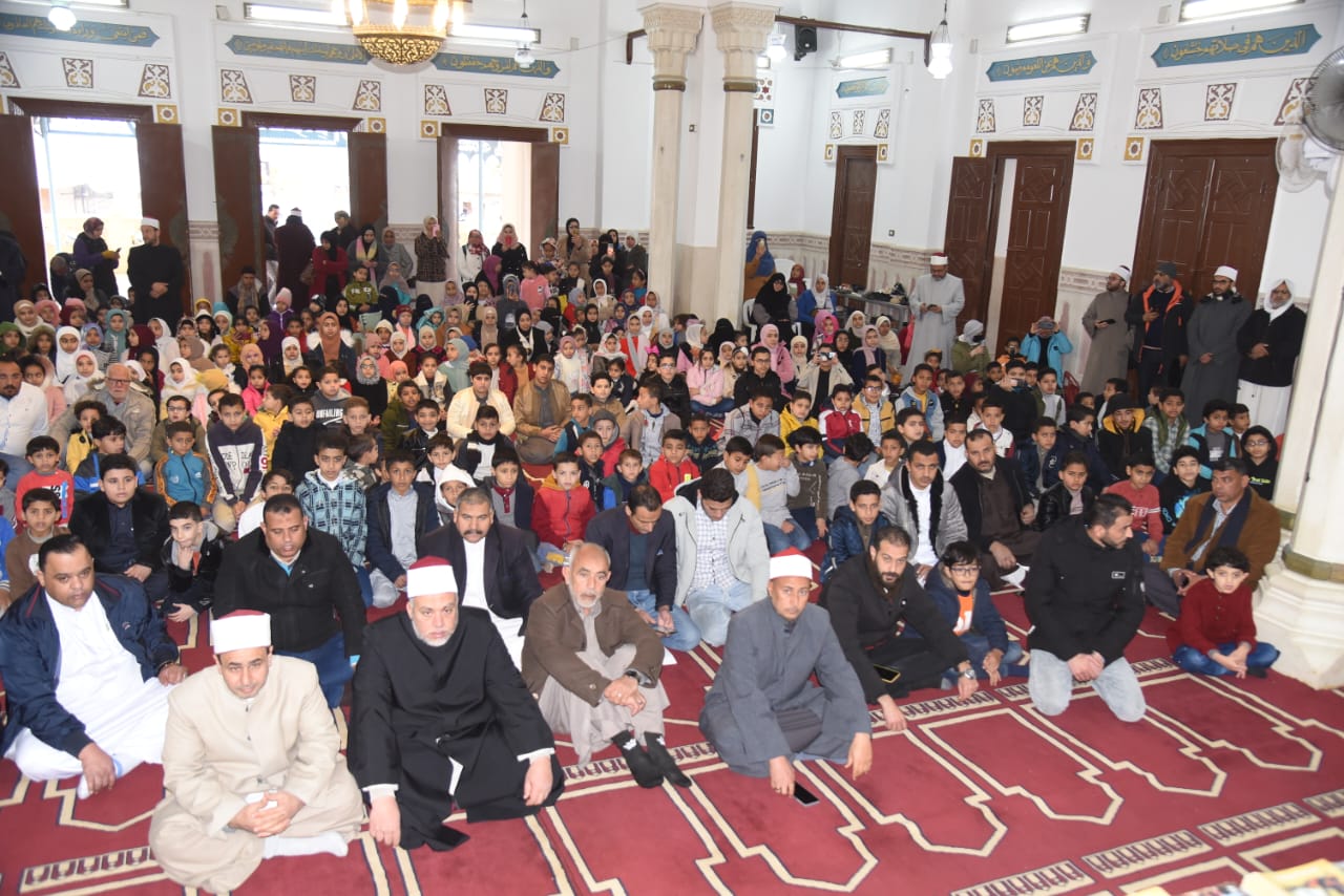 محافظ مطروح يشهد الحفل الختامى لفعاليات البرنامج التثقيفى للطفل