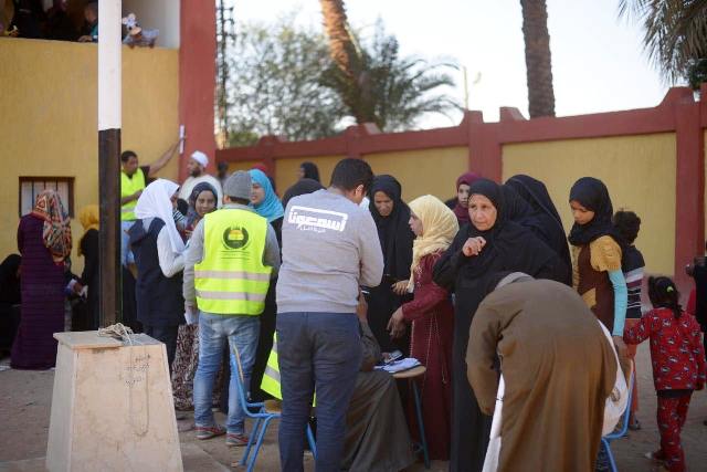 إجراء 100 عملية عيون ولوز لغير القادرين بالأقصر