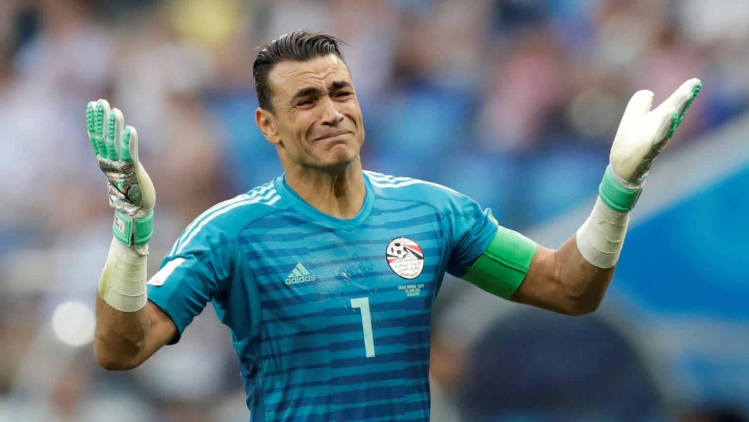 عصام الحضرى حارس مرمى منتخب مصر 