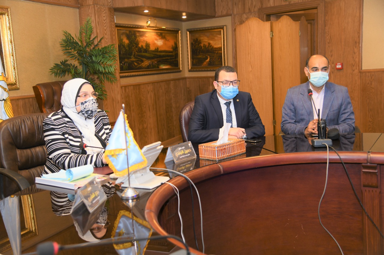 محافظ الغربية يلتقى مندوب مجلس الوزراء لمتابعة مبادرة حياة كريمة.
