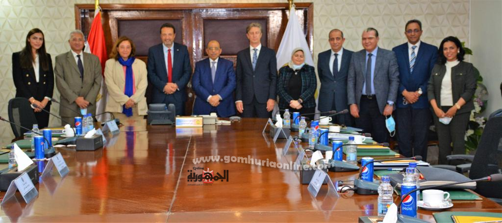 اللواء محمود شعراوى فى اجتماع لجنة تسيير برنامج الدعم الفني لوزارة التنمية المحلية 