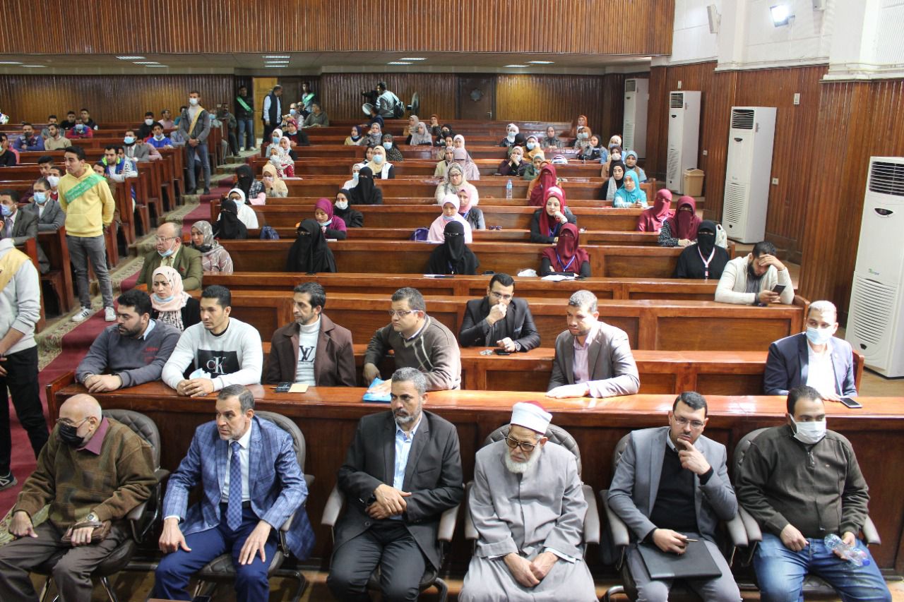 مفتي الجمهورية لأبطال القوات المسلحة: تقدِّمون أرواحكم الطاهرة دفاعًا عن تراب الوطن
