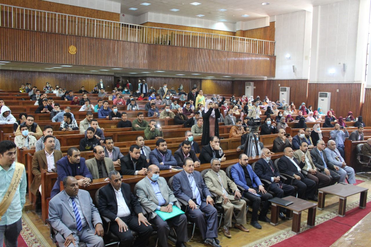 مفتي الجمهورية لأبطال القوات المسلحة: تقدِّمون أرواحكم الطاهرة دفاعًا عن تراب الوطن