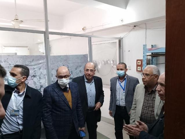 جامعة أسيوط تعلن تلقى مستشفى الأطفال الجامعي 10 أسرة عناية وجهاز الغازات بالدم