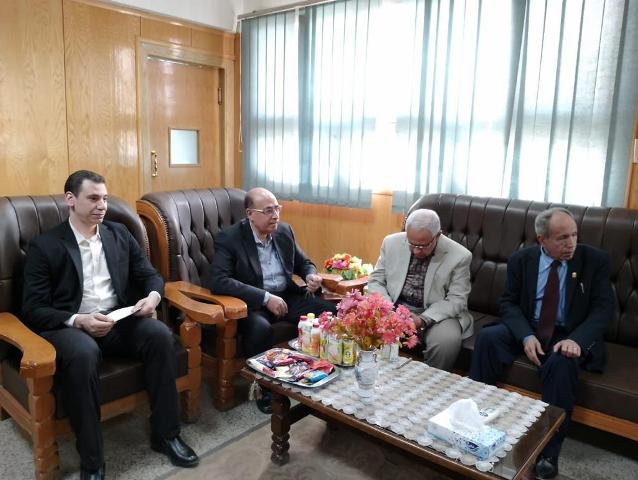 جامعة أسيوط تعلن تلقى مستشفى الأطفال الجامعي 10 أسرة عناية وجهاز الغازات بالدم