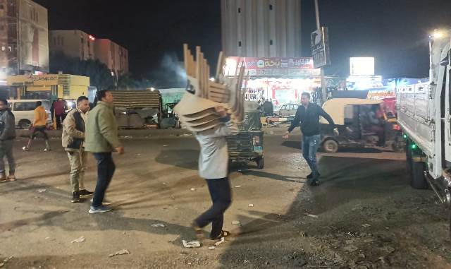 مندور: جهاز مدينة بدر يشن حملة إشغالات على المحلات ليلاً.. بالصور