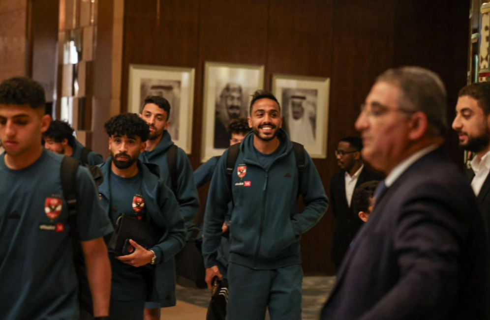 الأهلي يتوجه إلى ملعب الأول بارك لمواجهة الزمالك