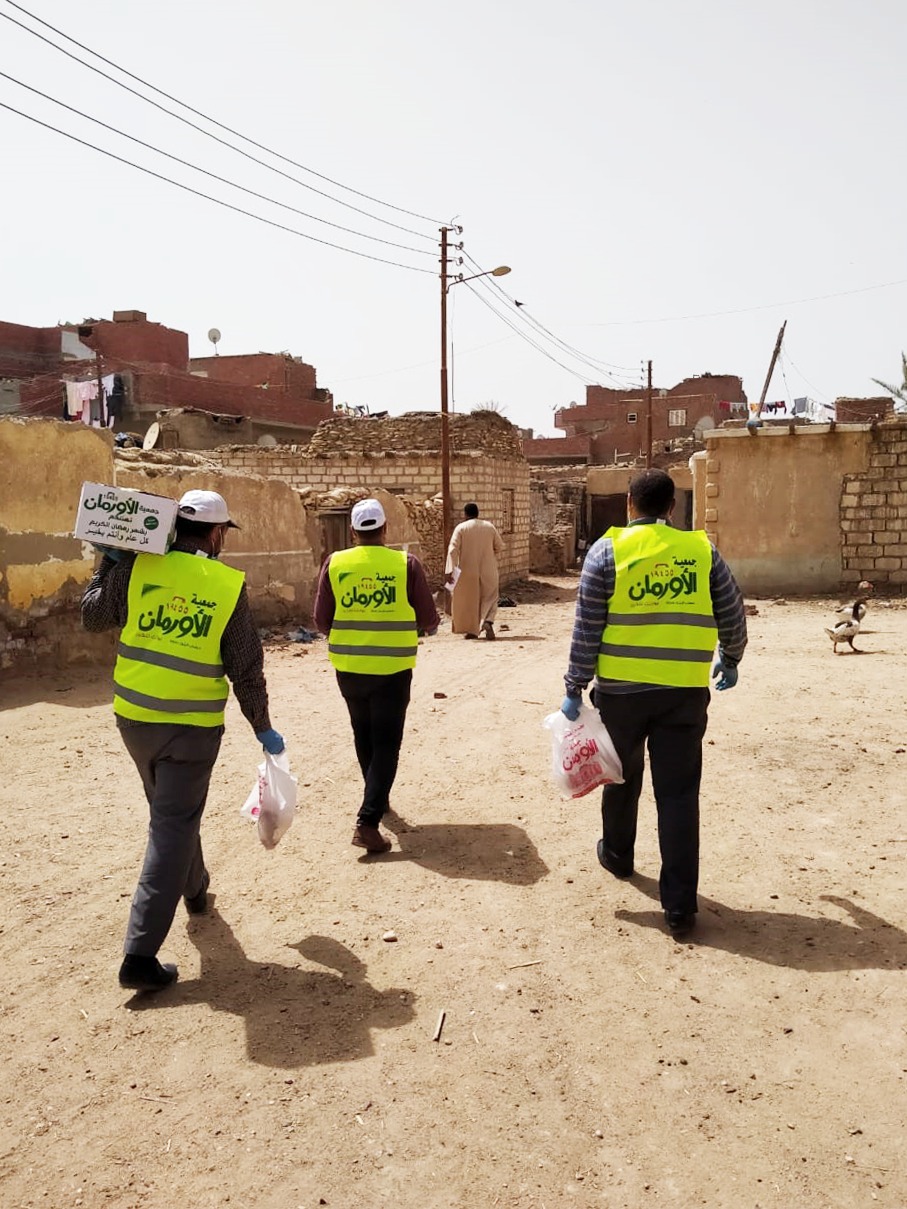 الأورمان توزيع مساعدات عينية عاجلة بمراكز وقرى الأقصر
