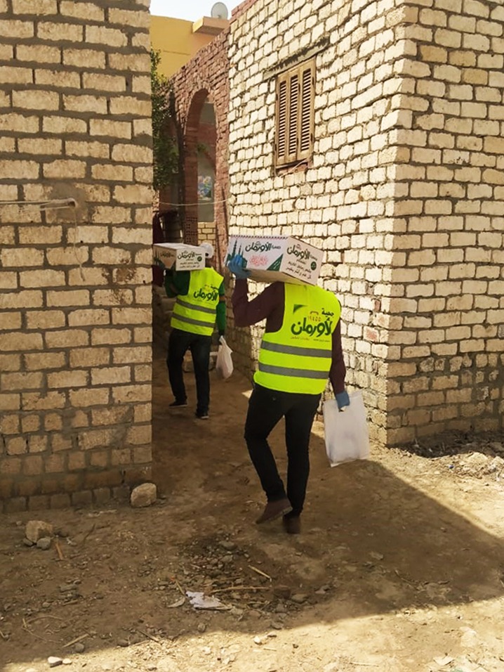 الأورمان توزيع مساعدات عينية عاجلة بمراكز وقرى الأقصر
