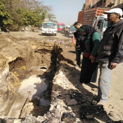 مياه القليوبية تواصل اصلاح كسر مفاجئ بخط طرد 