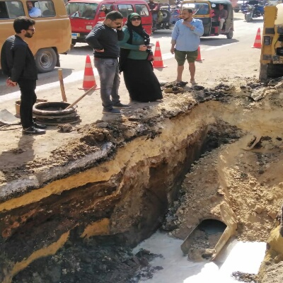 مياه القليوبية تواصل اصلاح كسر مفاجئ بخط طرد 