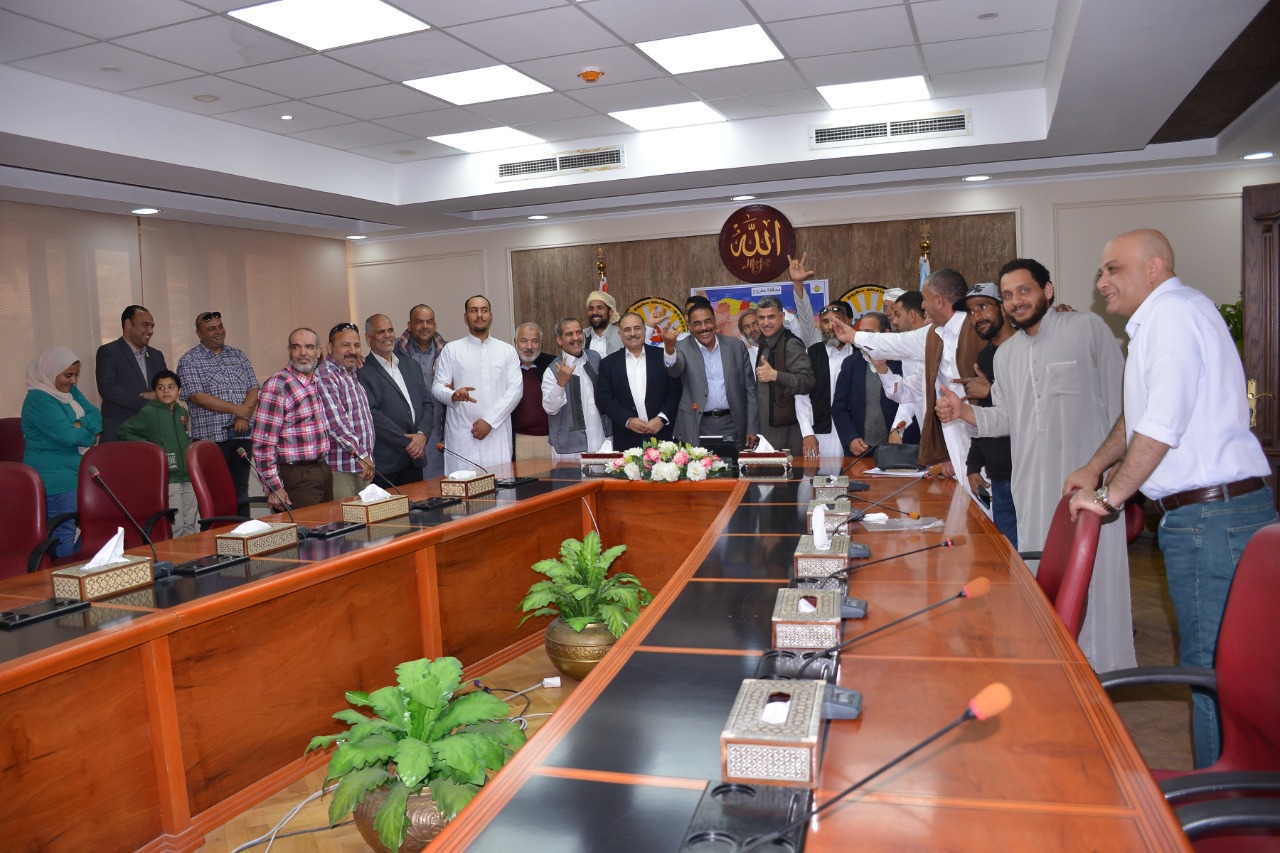 محافظ مطروح يقرر تخصص مقر وترجمة خطبة الجمعة بلغة الاشارة لجمعية الامل للصم وضعاف السمع