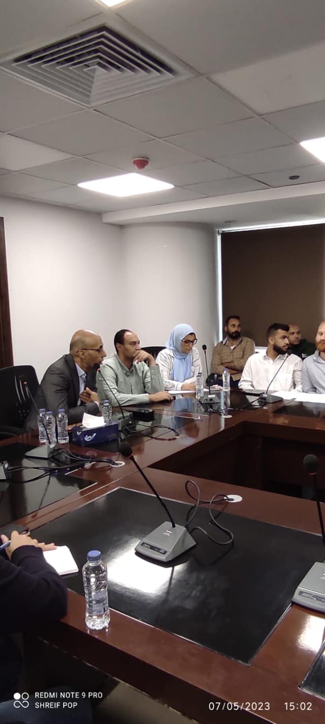 رئيس جهاز القاهرة الجديدة يلتقى سكان 