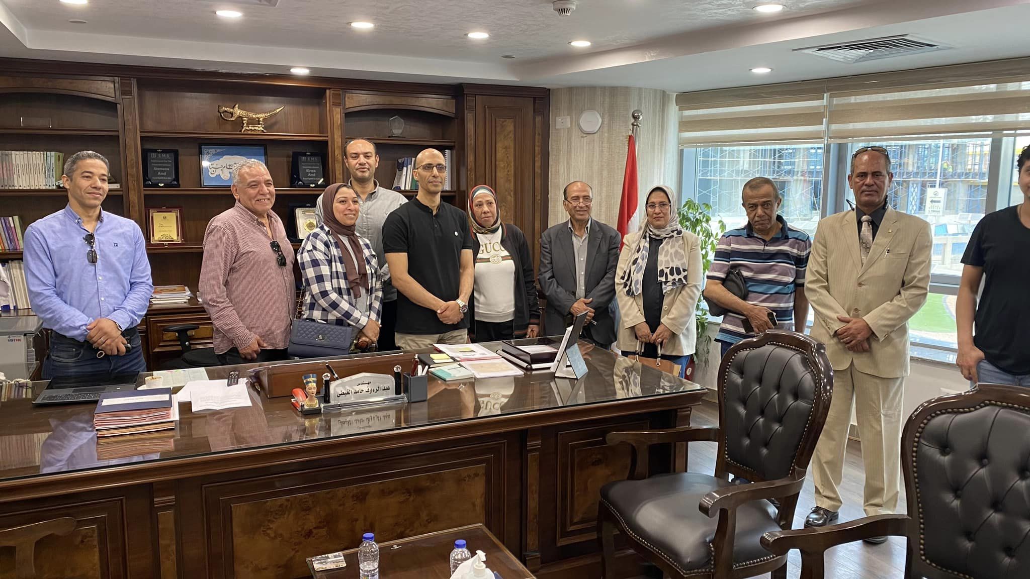 رئيس جهاز القاهرة الجديدة يلتقى سكان 