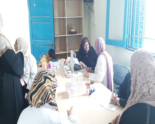  علاج ٣٩٠ حالة فى قافلة طبية لجامعة بنها بقرية ميت كنانة بطوخ