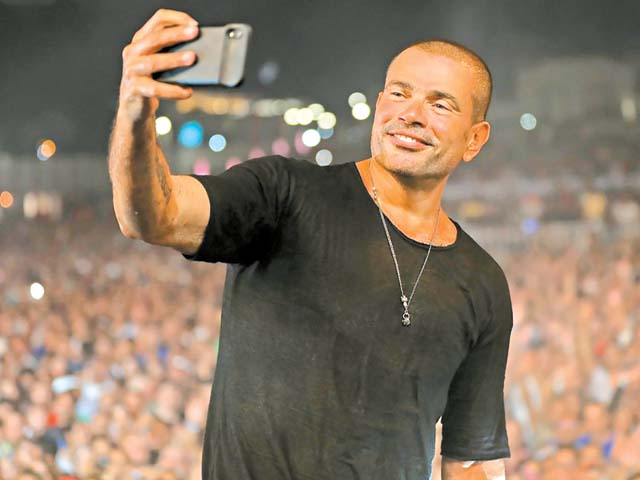 الهضبة.. صانع السعادة