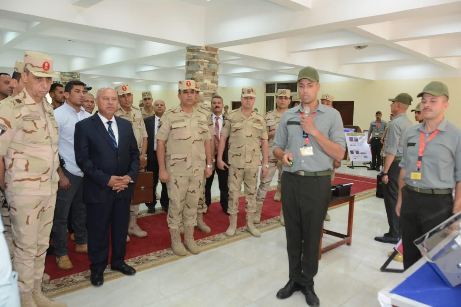القوات المسلحة تحتفل بتخريج الدفعة الأولى فنيين المرشحين للعمل بالهيئة القومية لسكك حديد مصر بعد إتمام دورتهم التدريبية بالكلية العسكرية التكنولوجية