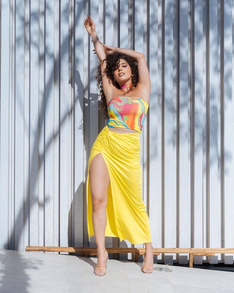 مايان السيد تطلق خط أزياء لملابس السباحة