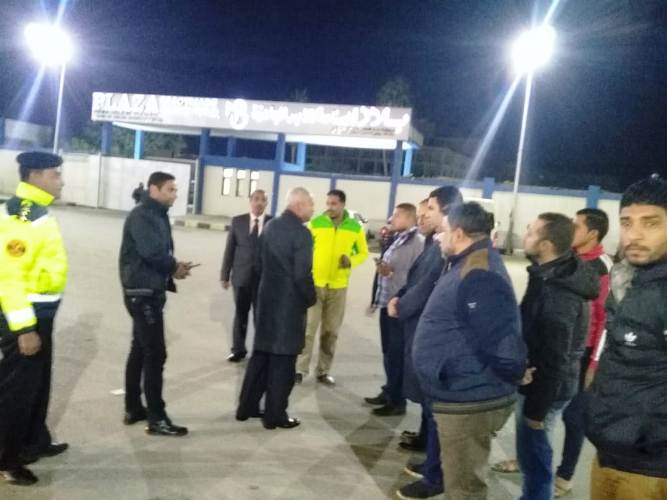 محافظ السويس يتفقد حي الكويت بعد منتصف الليل