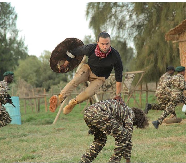 محمد إمام يشعل انستجرام بصورة جديدة من كواليس  لص بغداد