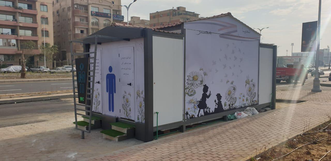 جهاز  مدينة ٦ أكتوبر ينفذ دورات مياه عمومية بالمجان فى الأماكن العامة.. صور