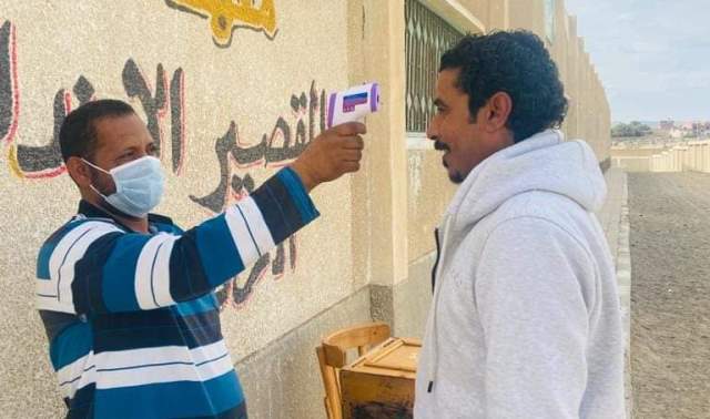 مؤمن الهوارى يتابع سير امتحانات النقل الابتدائى والاعدادى بمعاهد القصير.. بالصور
