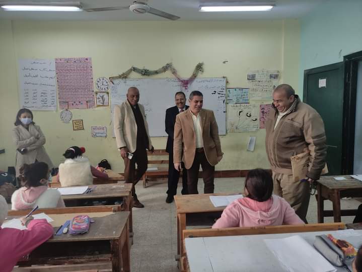 سعيد ندا يتفقد مدارس إدارة العبور التعليمية.. صور