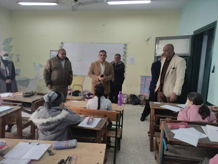 سعيد ندا يتفقد مدارس إدارة العبور التعليمية.. صور