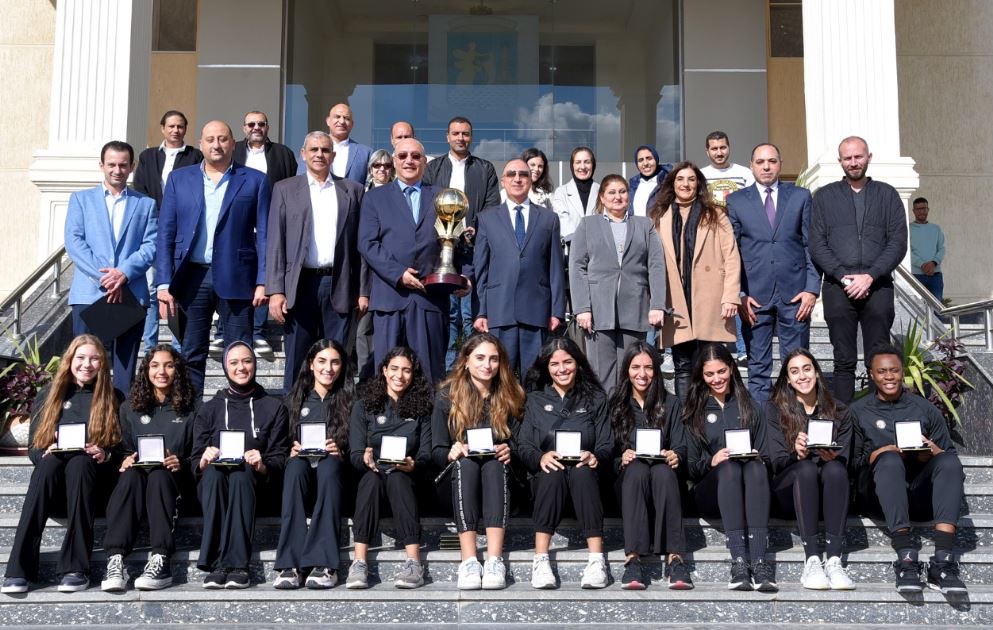 محافط الإسكندرية يكرم سلة سبورتنج للسيدات