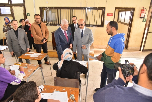 المنشاوى يتفقد سير امتحانات الفصل الدراسي الأول