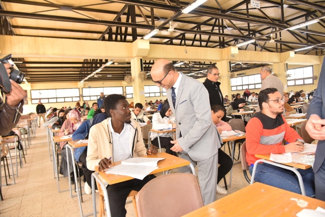 المنشاوى يتفقد سير امتحانات الفصل الدراسي الأول