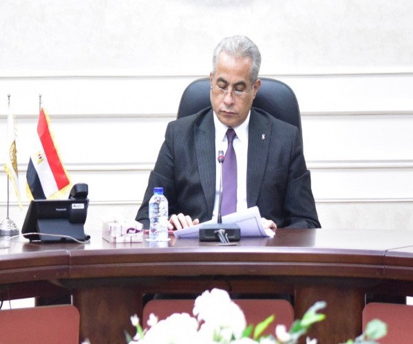 وزير العمل يناقش تعديل بعض مواد لائحة النظام الأساسي للجمعية العمومية 