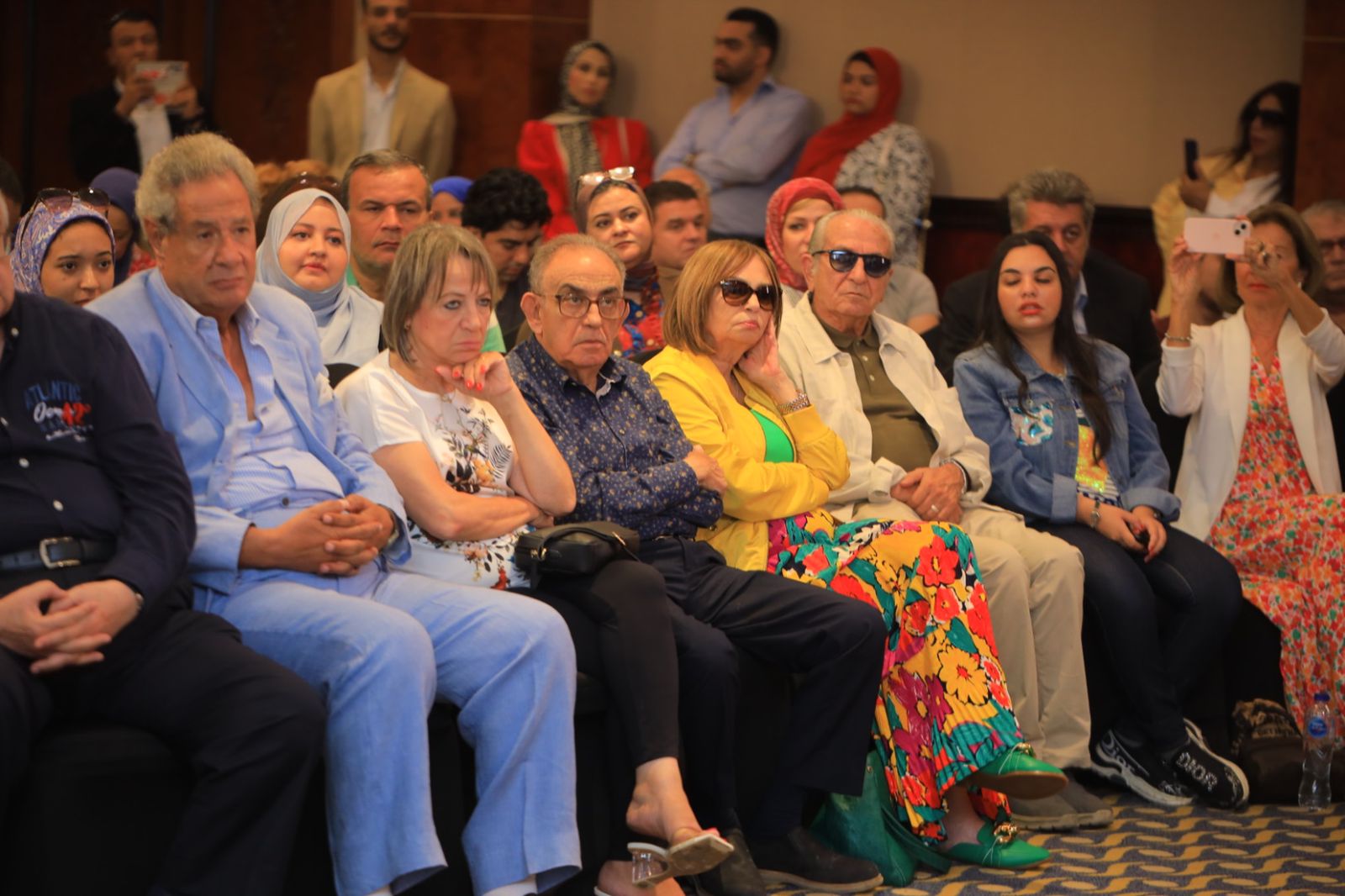 محمود حميدة: اضطررت لخلع سنتين من أسناني حبا في