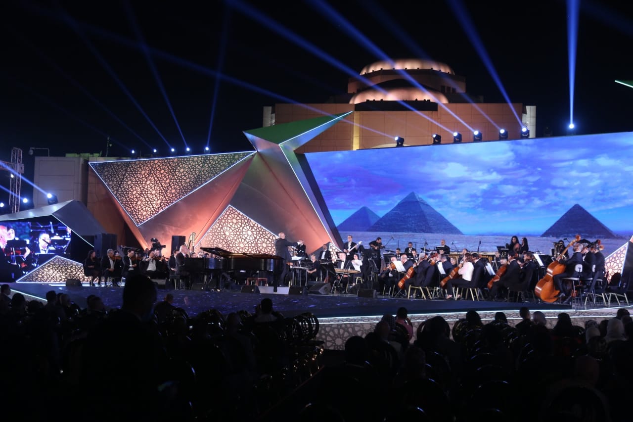 مفاجأة جمهور الموسيقي العربية لعمر خيرت  