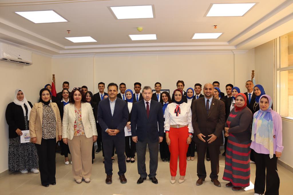 جامعة مطروح تكرم اللجنة المنظمة للمؤتمر العلمي للسياحة والضيافة 