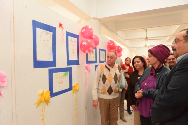 جامعة أسيوط تفتتح معرضاً فنياً لاكتشاف وتسليط الضوء على إبداعاتهم ومواهبهم