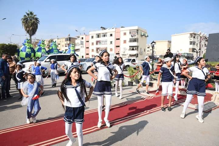 محافظ بورسعيد و القائم بأعمال السفارة الروسية بالقاهرة يفتتحان ميدان ستالينجراد