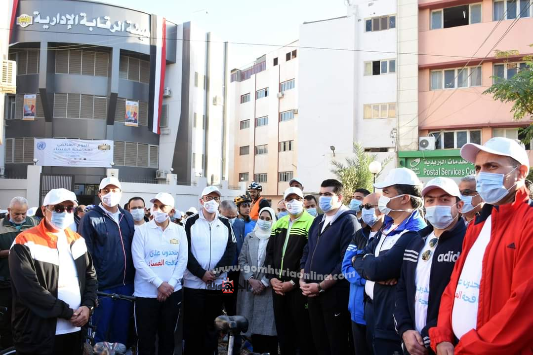 محافظ الشرقية يُشارك في إنطلاق فاعليات الماراثون القومي للجري والدراجات من أمام هيئة الرقابة الإدارية بالزقازيق 
