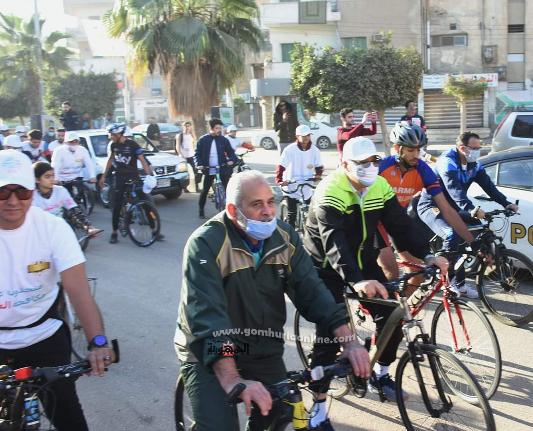 محافظ الشرقية يُشارك في إنطلاق فاعليات الماراثون القومي للجري والدراجات من أمام هيئة الرقابة الإدارية بالزقازيق 