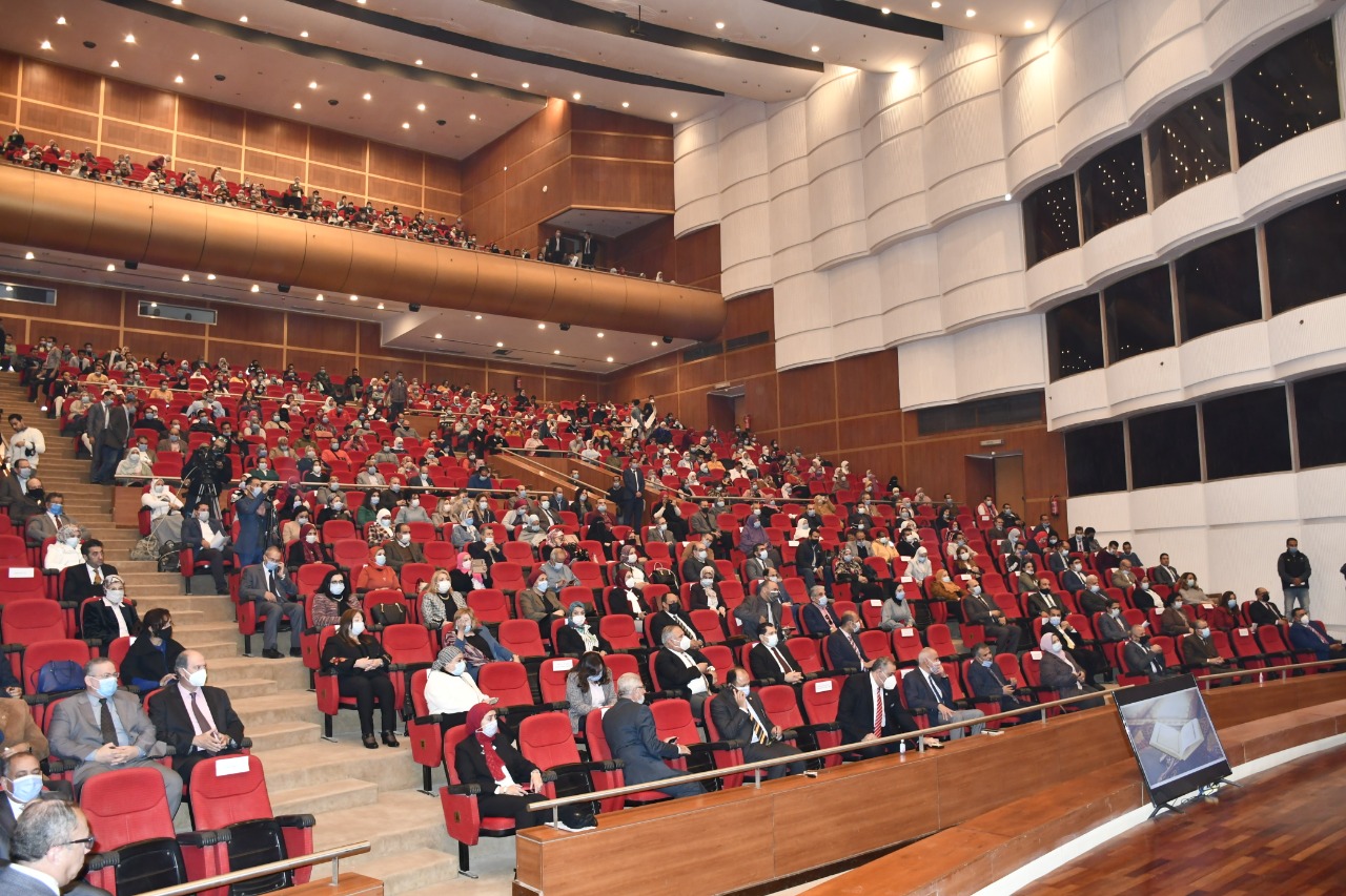 بالصور.. احتفالية اليوم العالمي لمكافحة الفساد بجامعة حلوان بحضور ممثلي هيئة الرقابة الإدارية 