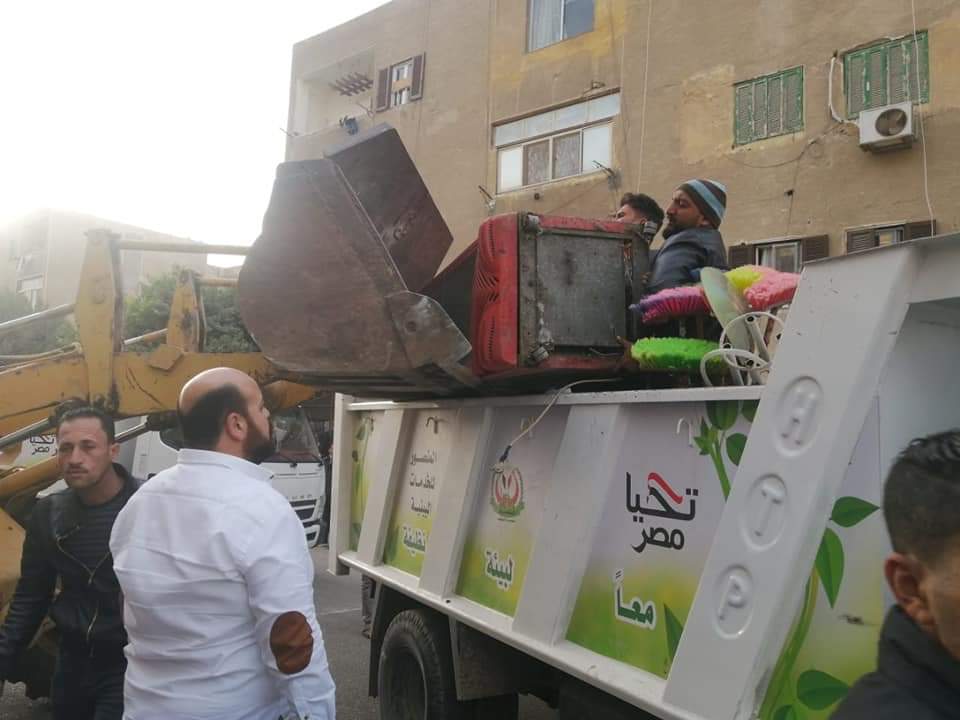 120 محضرا و471 ازالة وضبط 5 تكاتك فى حملة مكبرة بالعبور..بالفيديو