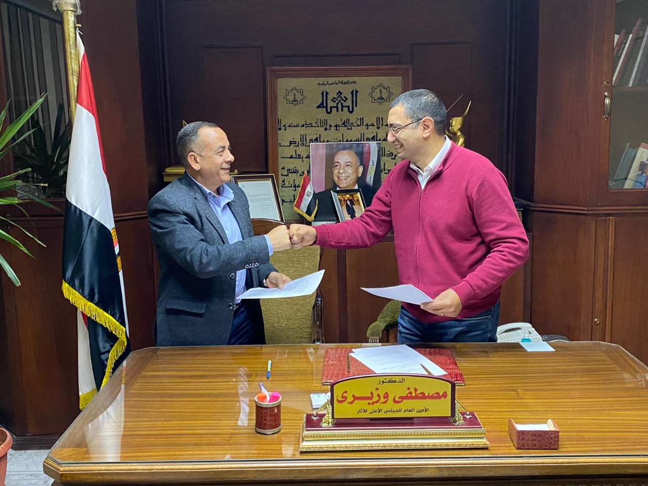 توقيع اتفاقية تمديد معرض ملوك الشمس
