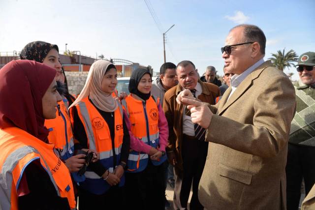 محافظ أسيوط يتفقد أعمال تنفيذ محطة معالجة صرف صحي بالبدارى 