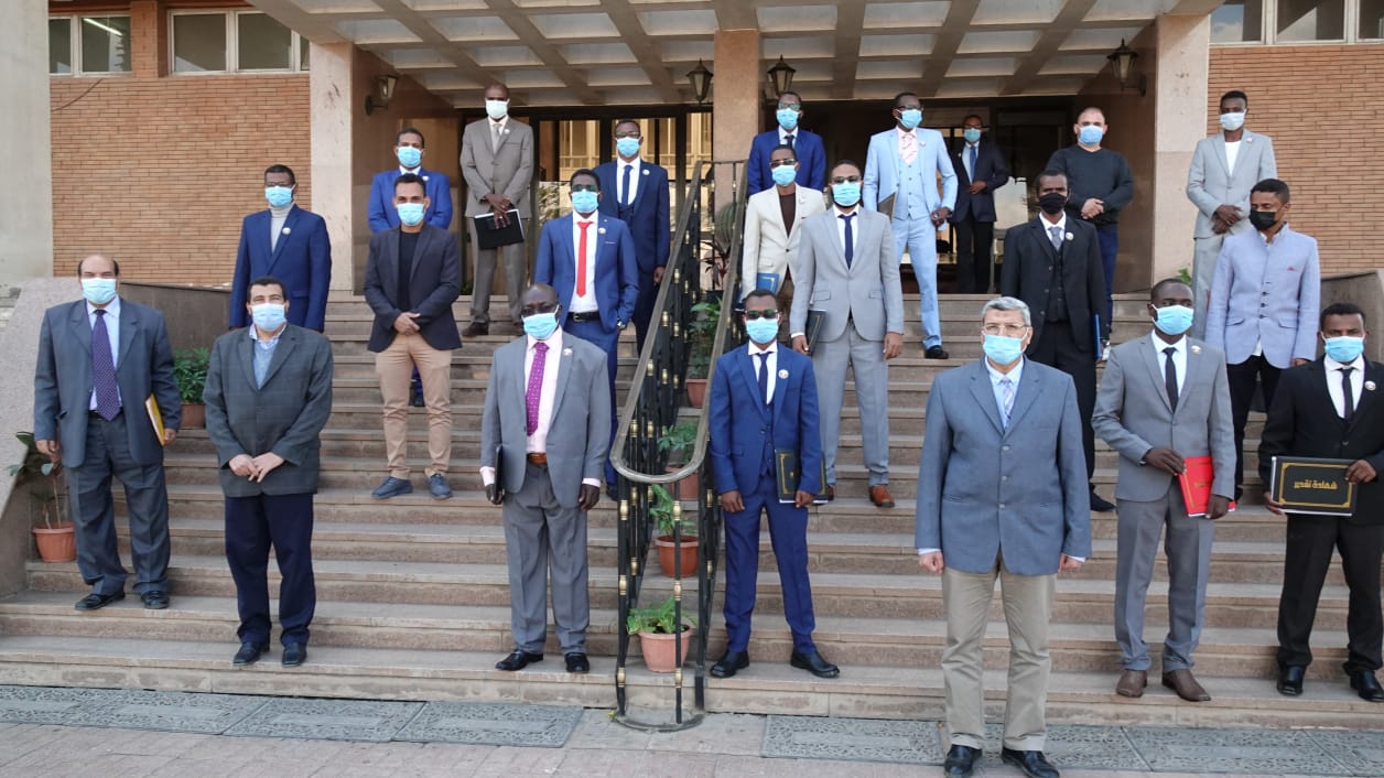 دورة تدريبية حول الاستكشاف الجيولوجي للخامات المعدنية