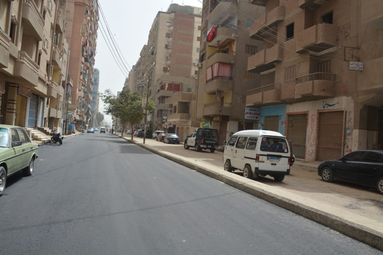 محافظ القليوبيه يتفقد أعمال رصف شارع تامر عبد الفضيل بمدينة بنها.. صور 