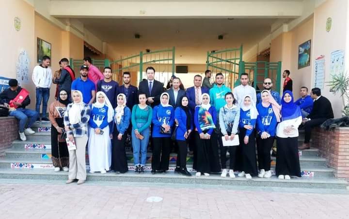 طلاب التجارة بجامعة سوهاج في زيارة للمجمع الصناعي بغرب جرجا