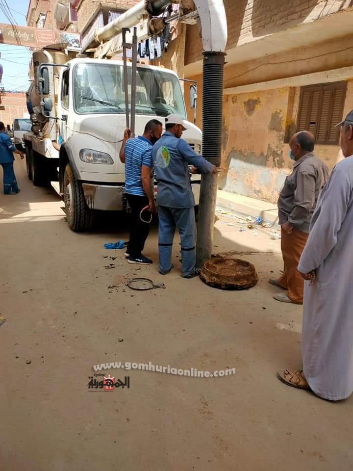 صالح يتفقد أعمال المياه والصرف الصحى فى قويسنا وشبين الكوم بالمنوفية .. صور