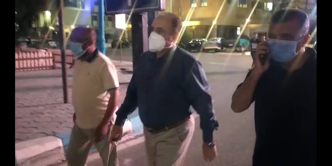 غلق مقهي يقدم شيش وتحرير 5 محاضر  لعدم الالتزام بقرار الغلق في مطروح